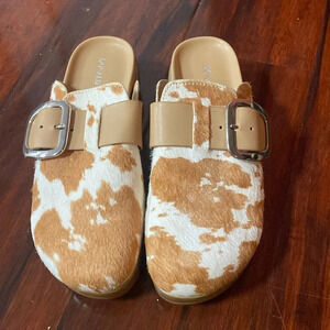 Donald J. Pliner Fiona Printed Haircalf Leather Buckled Mule. Size US6.5